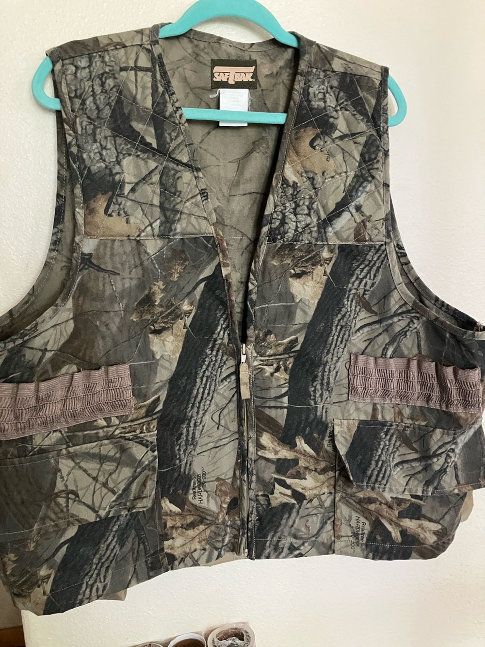 Men's Realtree Hardwoods Camo Hunting Vest - Zip Front Shell & Game Pockets